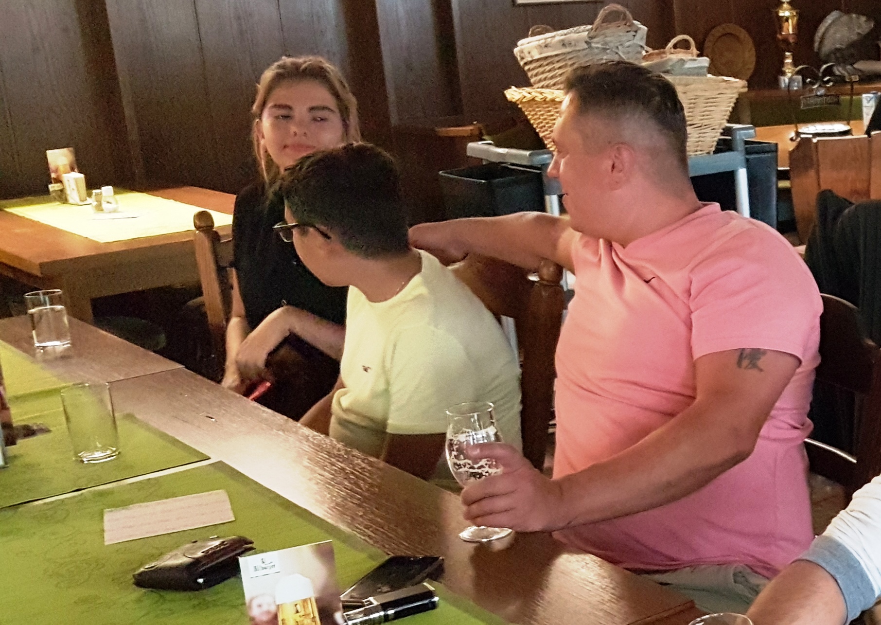 Adrian mit Familie